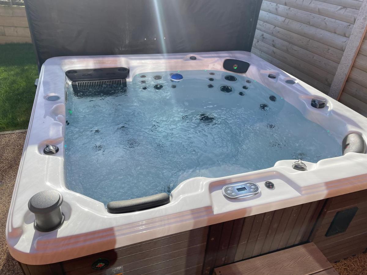 31 Cherry East Riding Of Yorkshire Hot Tub & Fishing Garton Экстерьер фото